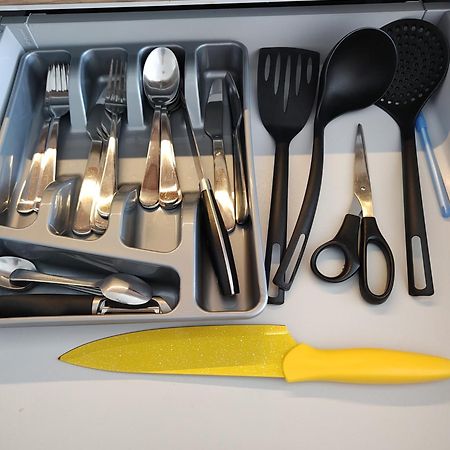 Uroczy Apartament Z Miejscem Na Auto W Garazu Lägenhet Warszawa Exteriör bild