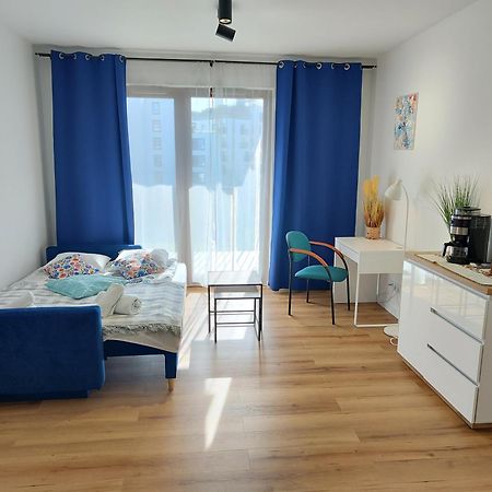 Uroczy Apartament Z Miejscem Na Auto W Garazu Lägenhet Warszawa Exteriör bild