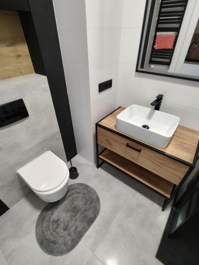 Uroczy Apartament Z Miejscem Na Auto W Garazu Lägenhet Warszawa Exteriör bild