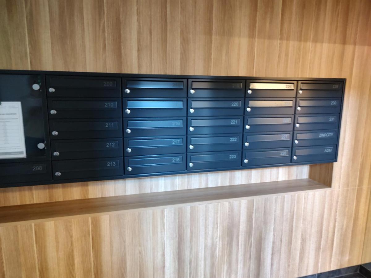 Uroczy Apartament Z Miejscem Na Auto W Garazu Lägenhet Warszawa Exteriör bild