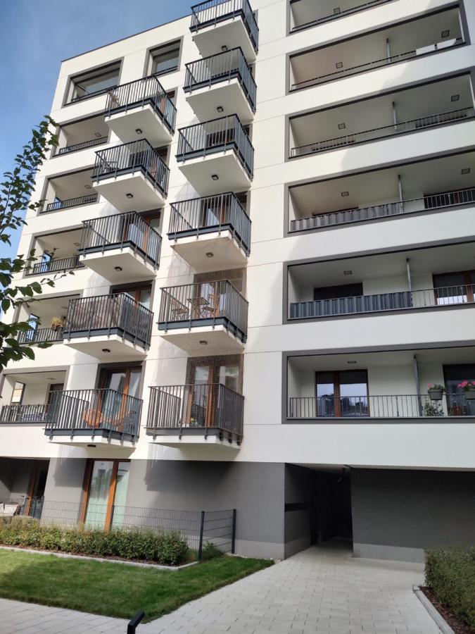 Uroczy Apartament Z Miejscem Na Auto W Garazu Lägenhet Warszawa Exteriör bild
