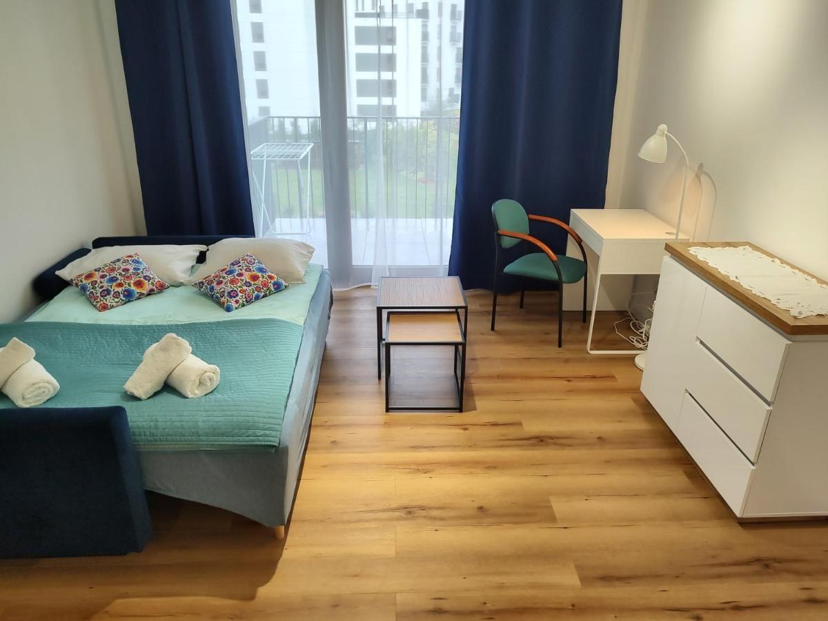 Uroczy Apartament Z Miejscem Na Auto W Garazu Lägenhet Warszawa Exteriör bild
