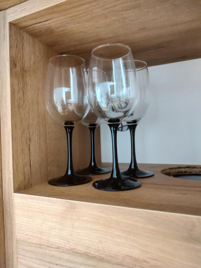 Uroczy Apartament Z Miejscem Na Auto W Garazu Lägenhet Warszawa Exteriör bild