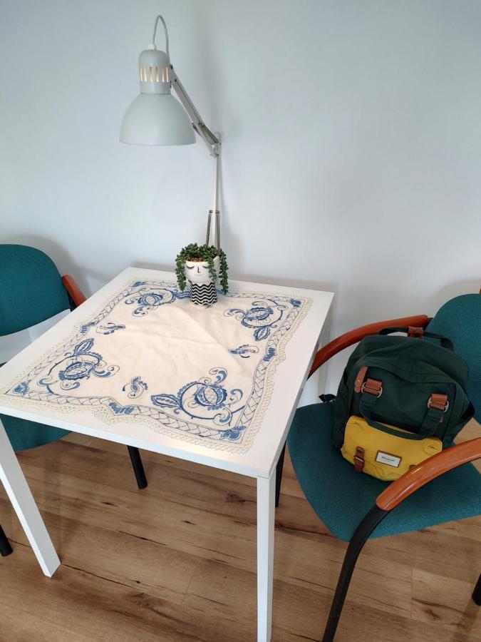 Uroczy Apartament Z Miejscem Na Auto W Garazu Lägenhet Warszawa Exteriör bild