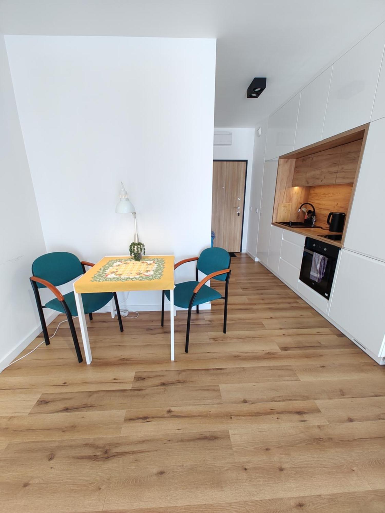 Uroczy Apartament Z Miejscem Na Auto W Garazu Lägenhet Warszawa Exteriör bild